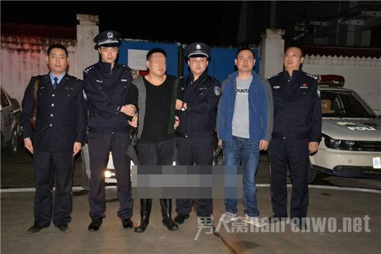 男子为保护母亲刺死邻居