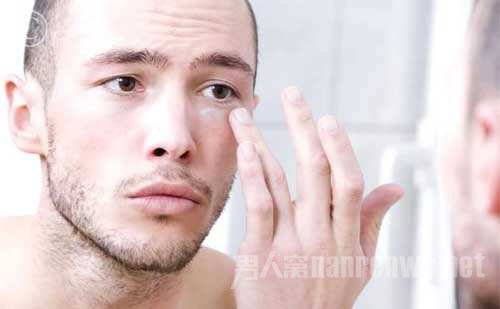 Ĥ