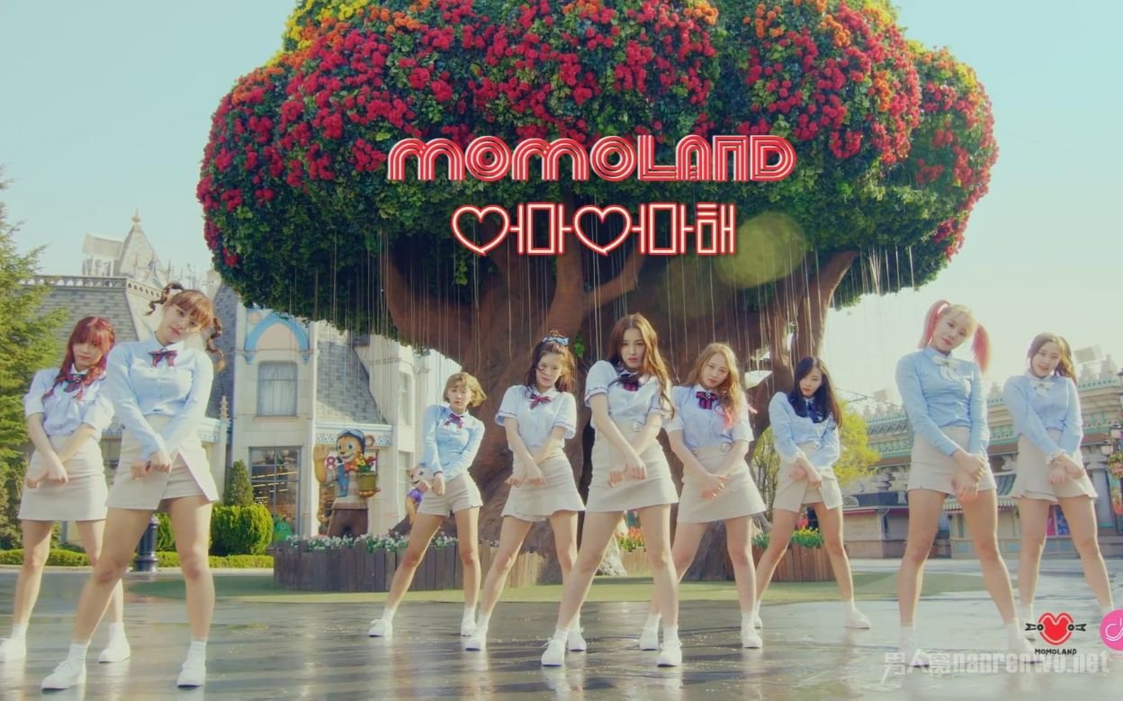 MOMOLAND