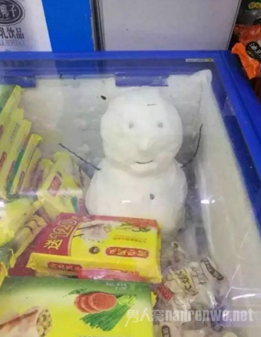 南方姑娘开冰箱显摆宝贝