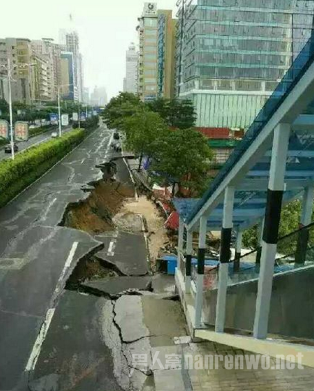 广东佛山路面塌陷