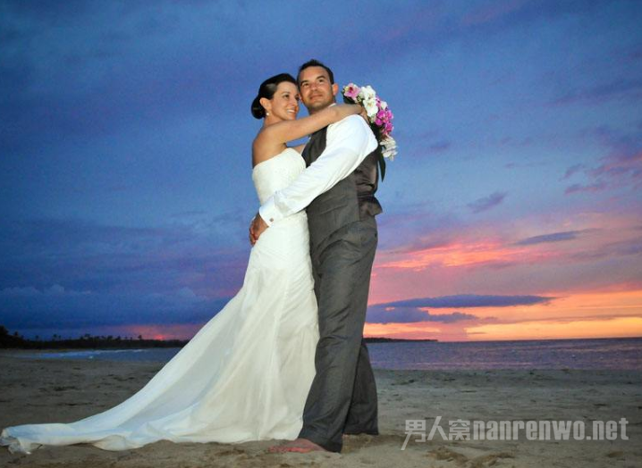 向相恋8年的女友求婚被拒