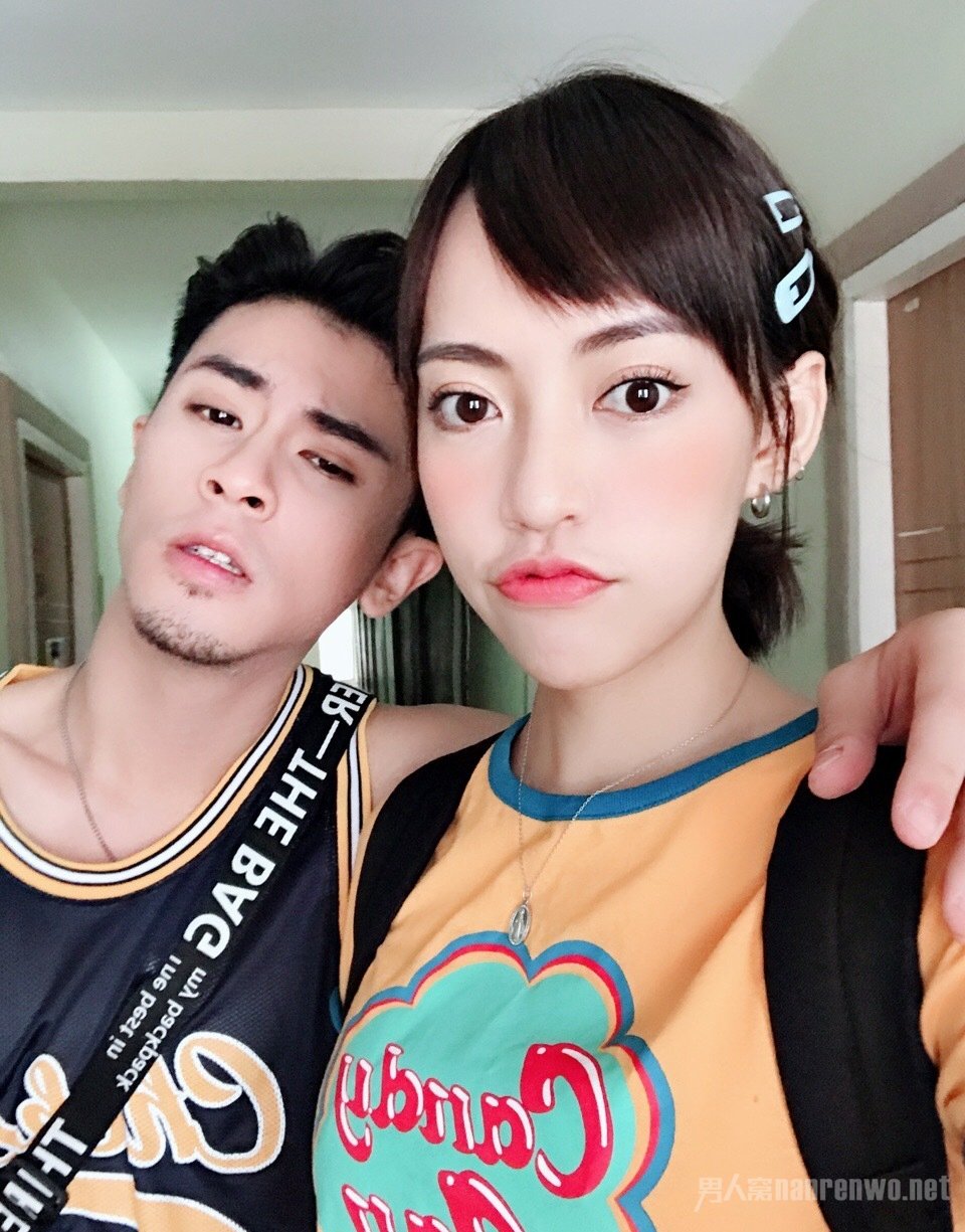 焦曼婷被搭肩膀焦恩俊吃醋