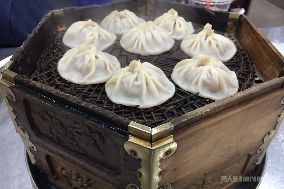 贾三灌汤包