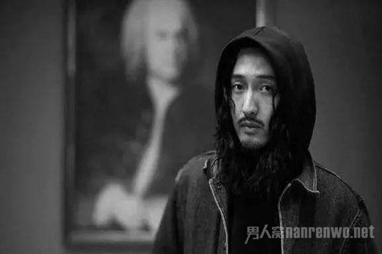 王传君