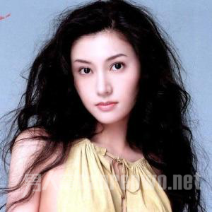 李嘉欣嫁入豪门后生活如何