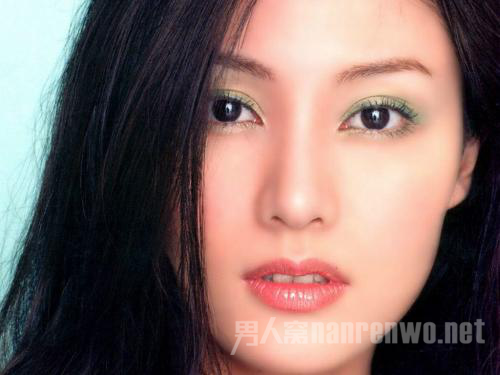 李嘉欣嫁入豪门后生活如何