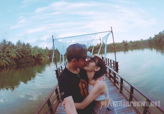 苏醒恋情曝光亲密照