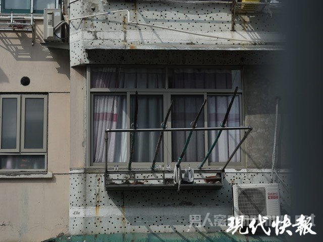 案发房子的窗户