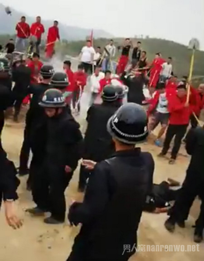 双方冲突现场