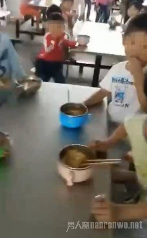 小学营养餐半碗面