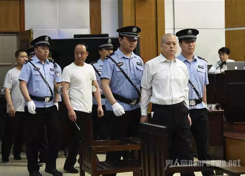 黑老大7次减刑
