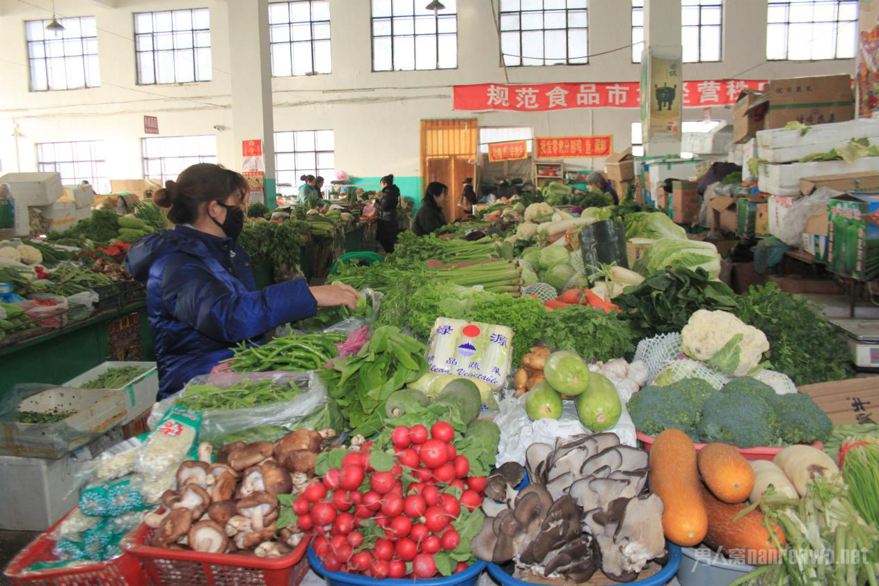 保证生活必需品的价格