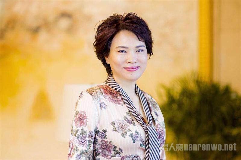 浙江女首富周晓光