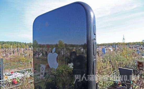 墓碑设计与iPhone相似