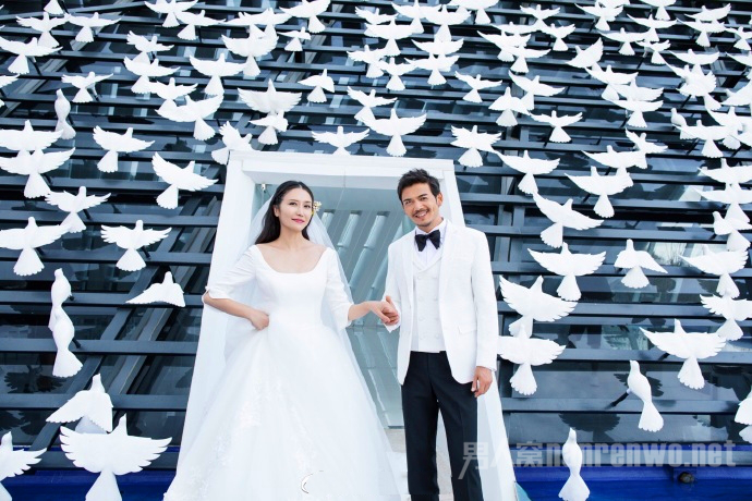 杨烁婚礼浪漫举行