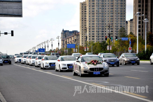 婚礼车队遭强索