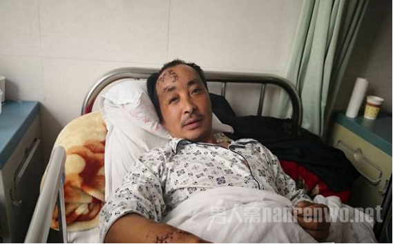 谭华江躺在病床上叙述