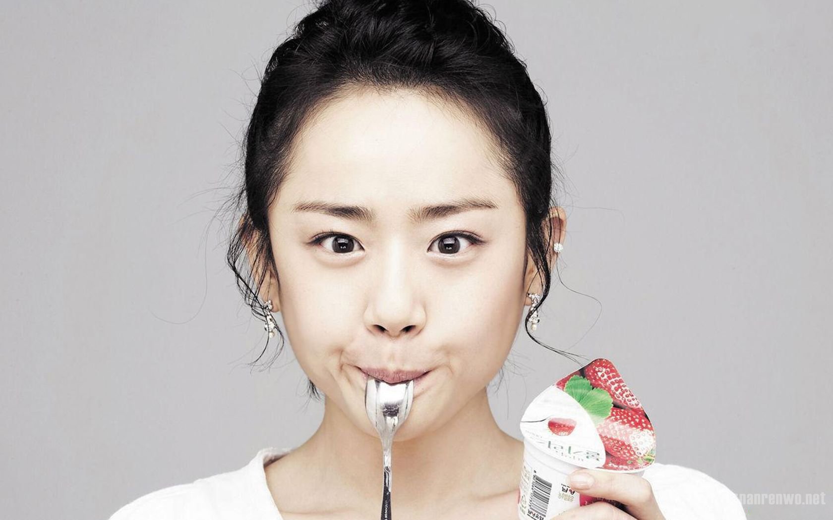文根英氧气美女