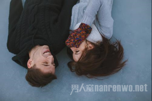 靠恋爱取暖