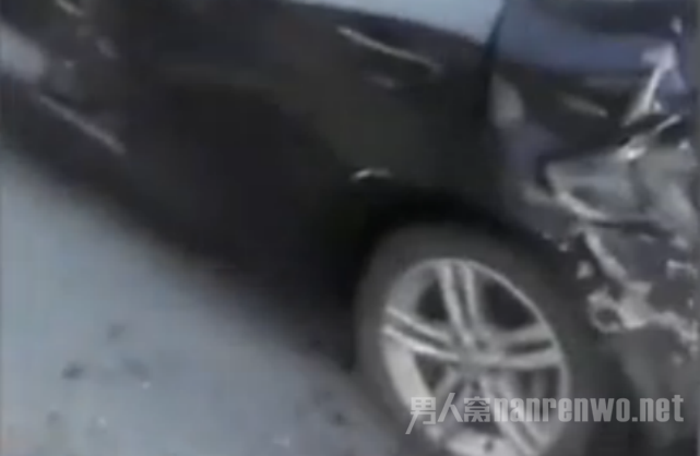 多辆汽车相撞
