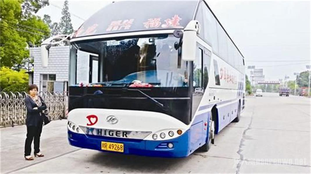 大巴车