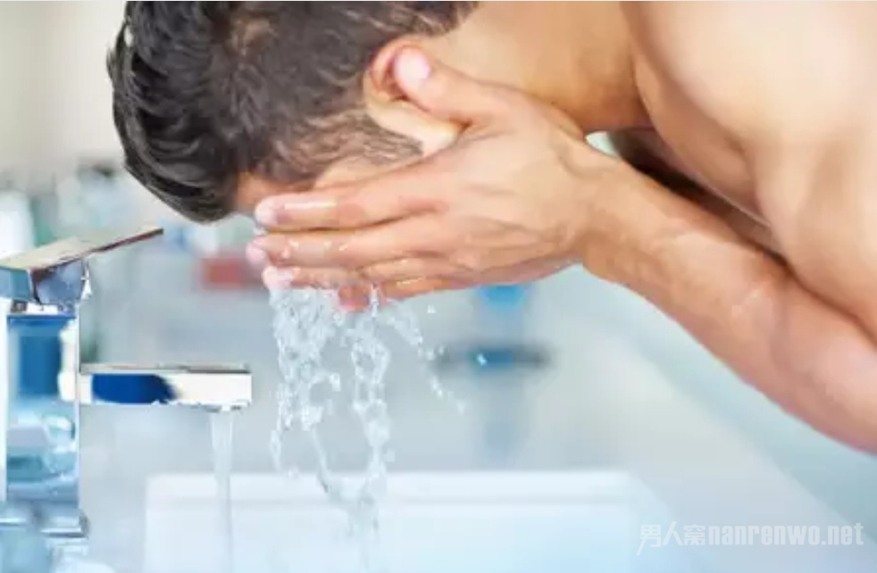 男士护肤品使用顺序