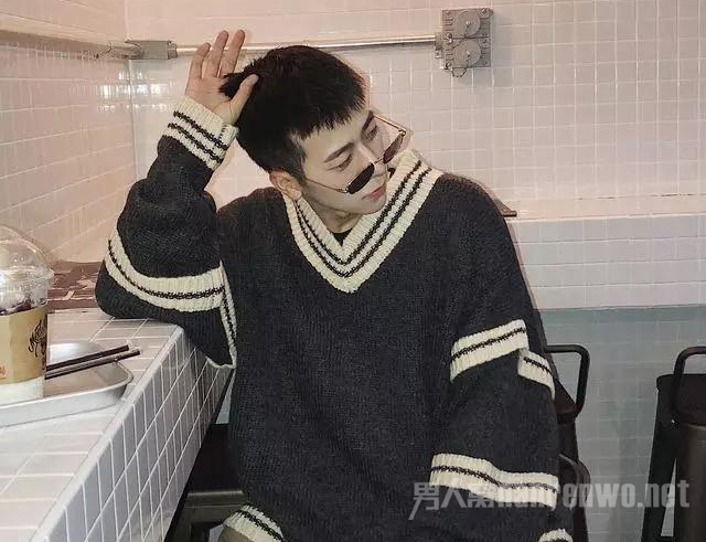 男士毛衣搭配