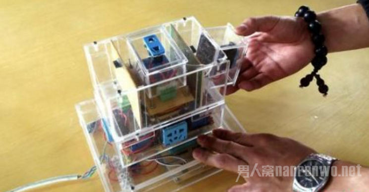 学生发明智能插座