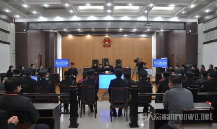 �ڻ�ĸ�׻���3��