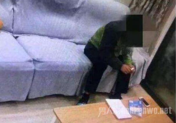 陪娃写作业遭打