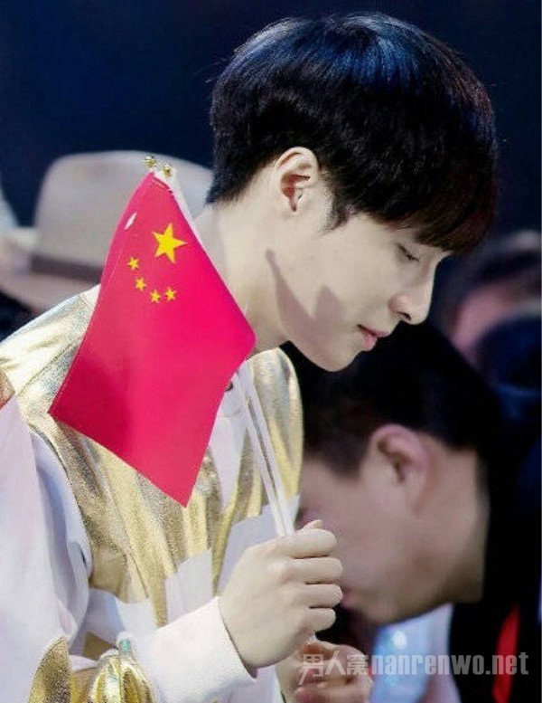 张艺兴任共青团推广大使
