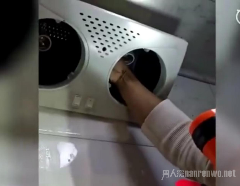 藏在浴霸上的摄像头