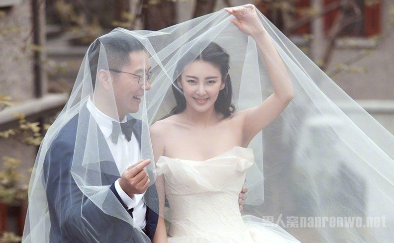 张雨绮和袁巴元结婚照
