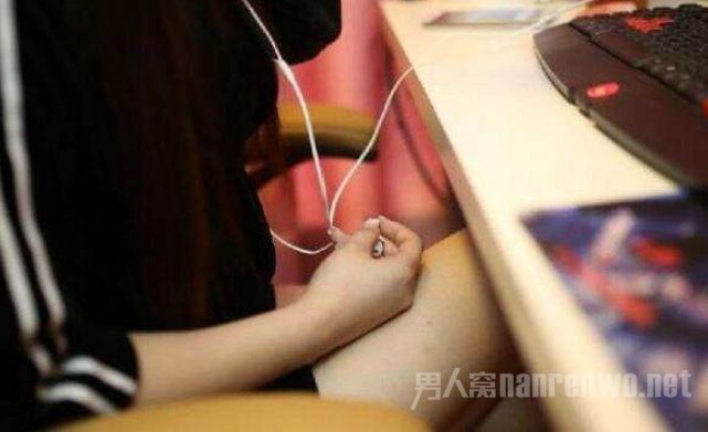 12岁女孩巨额打赏主播