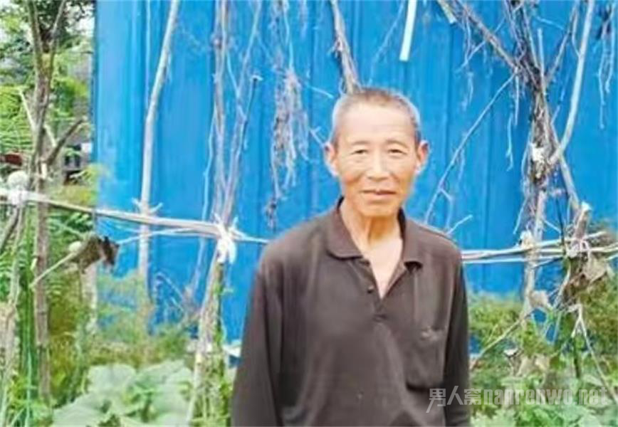 地窖救人的李老汉