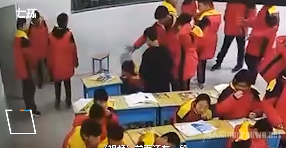 殴打同学时猝死