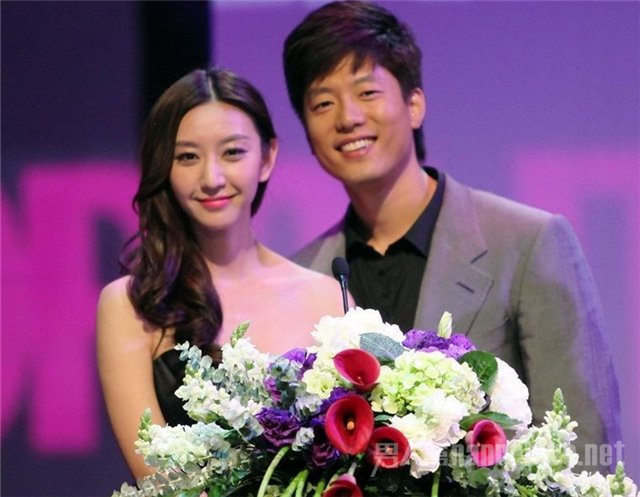 凌潇肃和老婆