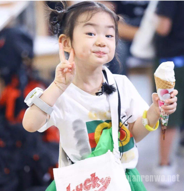 李承铉为女儿庆生