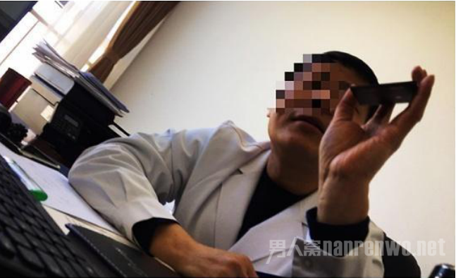 院长假冒痴呆拿药