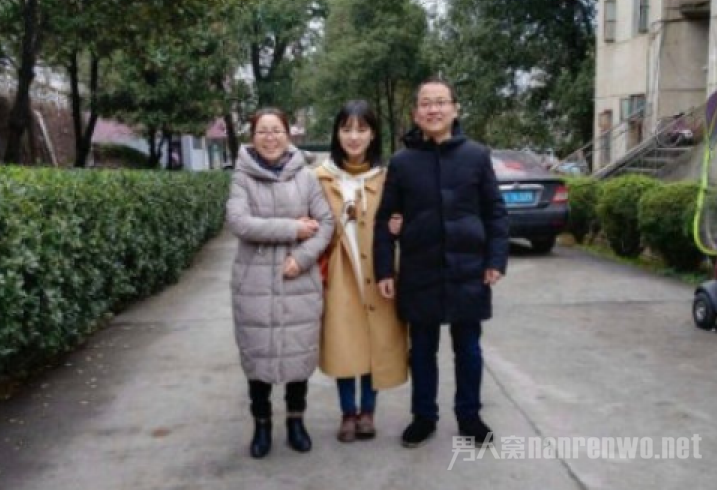 ���� ·�˺�Ӱ