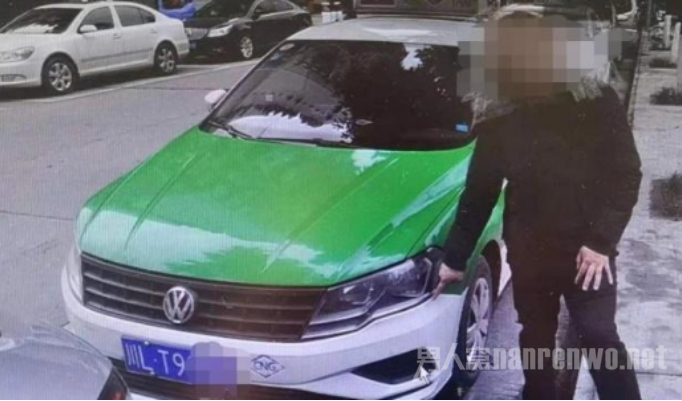的哥撞老太丢野外