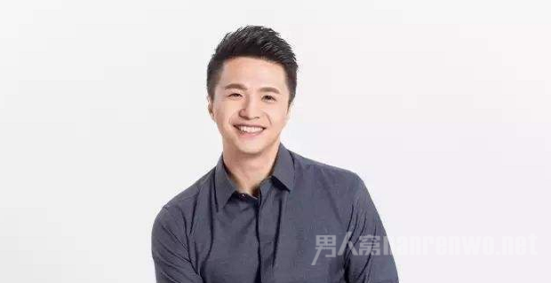 魏坤琳 笑得合不拢嘴
