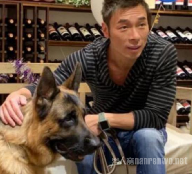 许志安和狗狗Lucky高下立判
