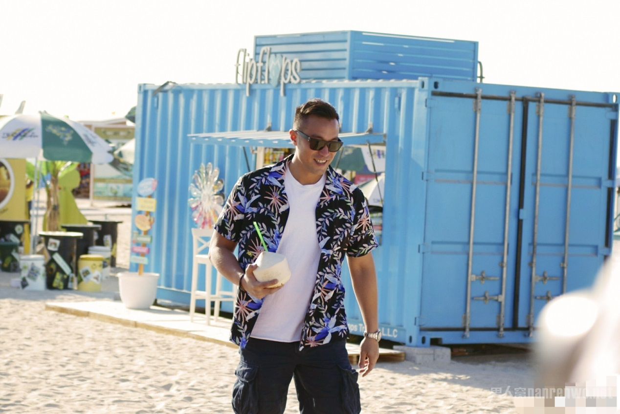 ��Тȫ�ѽ�鵱�֡���5��9������̨ý������Тȫ�ѽ�鵱�ֵ���Ϣ��Ѹ������ȫ������!С�࿴����Ҳ�Ǵ��һ�������˽����뽻��2���Ȧ��Ů����ȥ������ܽ�飬Ů�������Ѿ�Ϊ��������һ�����ӣ����ڶ�5���´��ˣ����������?  ����Ŀǰ��Тȫ�ѽ�鵱�ֵ���Ϣ���Ǿ����ľ��͹�˾��Ӧ������ˣ�����Ϊʲô���飬��˾����̹����Тȫ��̫ϲ�������ڹ�ע�Լ���˽������Ծ�˳����Ȼû�����⹫��������˵��С�����Ҳ�ǿ�������ģ�����С��ļ�����Ȼͣ������Тȫ�����������Ǹ�ʱ�ڡ�  ����˵����Тȫ�������������Դ�ڶ��˺����ĵ�Ӱ�������һ�š���������һ��10���º����ն�����Ϊ��½��̨��ľ�����Ȼû�м������������������ˣ�����Ҳ���������ꡣ�������Ҳ���������ˣ��Ƕθ����վ���Ϊ�˲�����˵�����¡�  ����������Тȫ�ѽ�鵱�ֵ���Ϣ����֮��ȴҲ����������֮�С�����̫̫�����ݴ�Ҹ��ǲ²�׷ף��д���˵����Тȫ����ʱ���Ů���ѣ�������ΪһЩԭ����˲��ò����֣�����ʱ���������ٴ��ߵ���һ��Ե�������ͦ����ģ��������Ҳ�Ѿ������Լ�С��ͥ��ף����Тȫ!