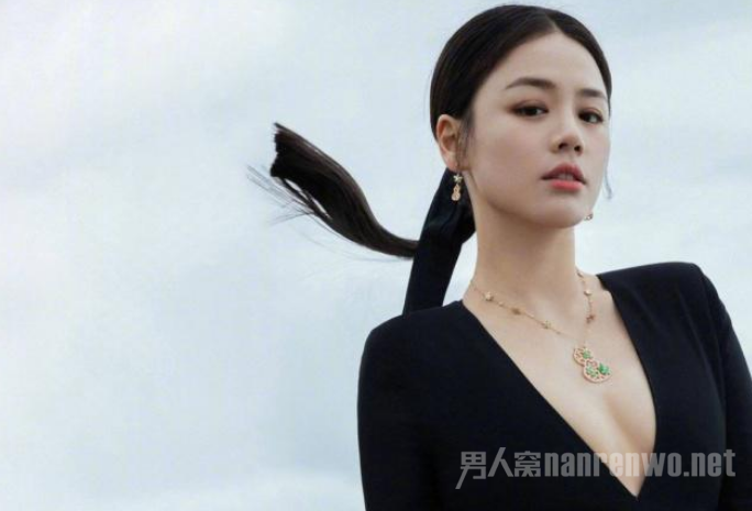 马思纯生图精修对比