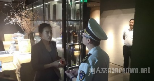 王源抽烟餐厅限期整改