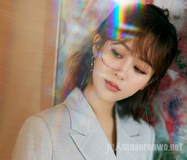 杨紫深夜发文秒删
