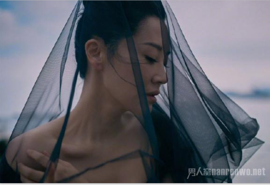 许晴嘎纳亮相