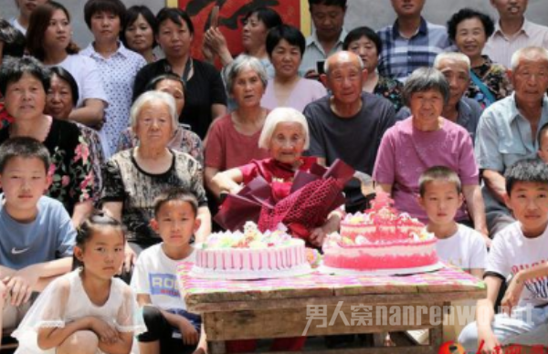 长寿老人李秀枝